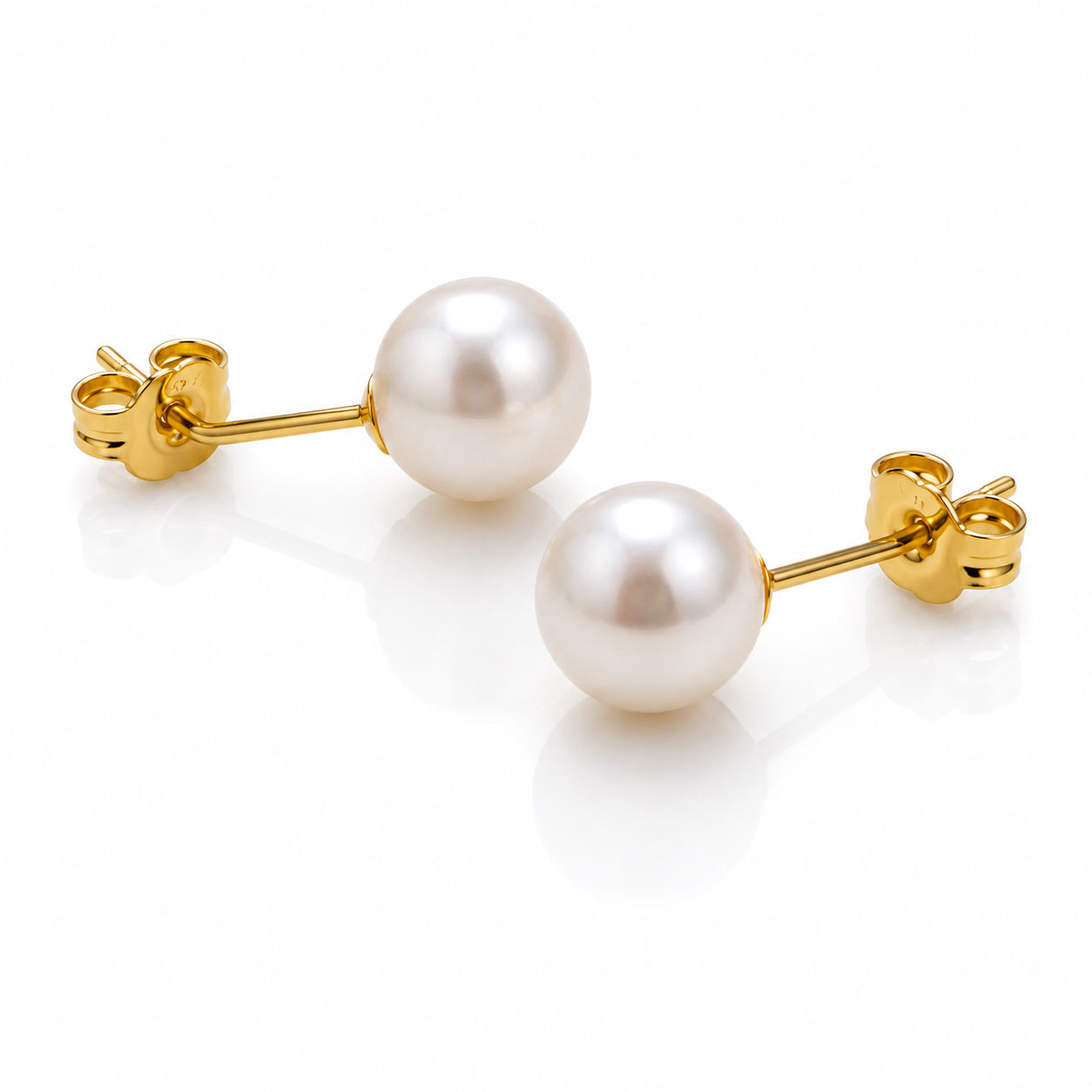 EA-22--Natural Freshwater Pearl Stud Earrings 6–7mm White Pearls Gold Color