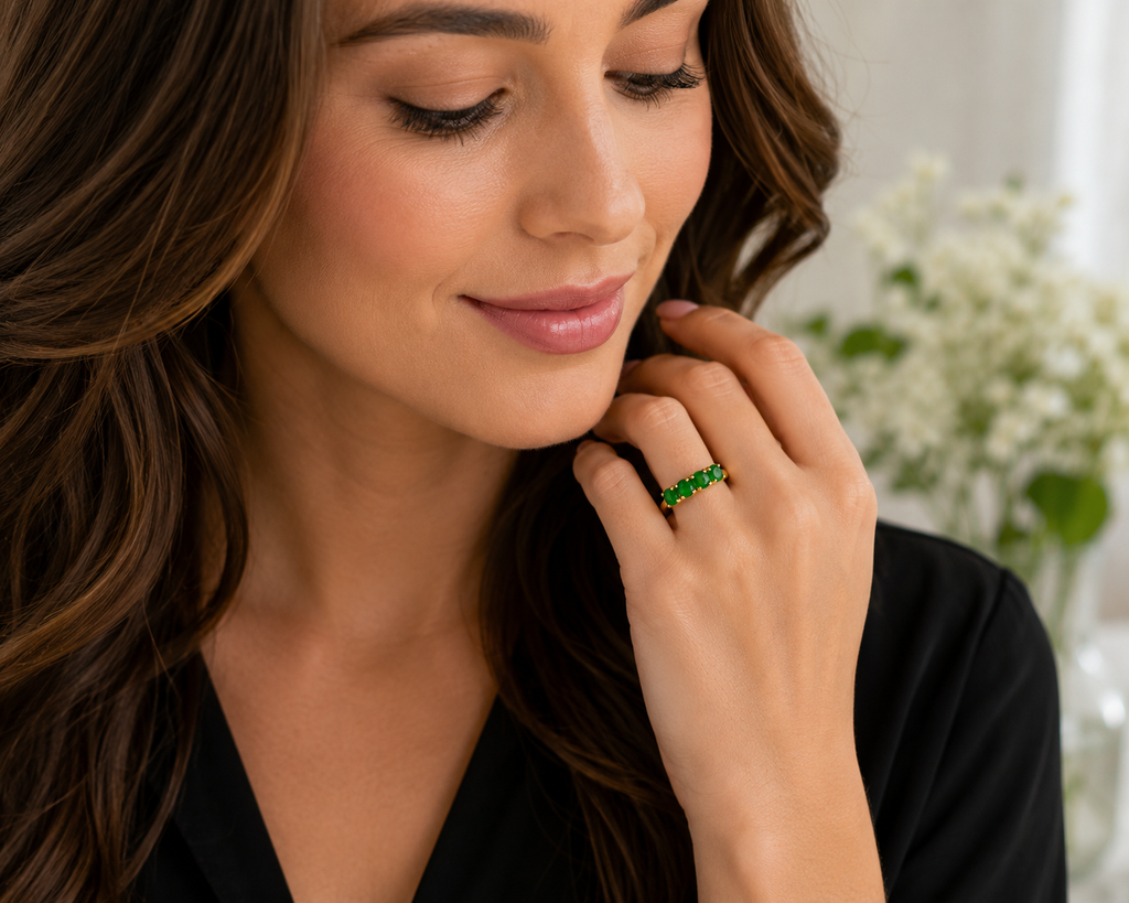 Ring-46--14K Gold 585 Emerald Green CZ Five Stone Cocktail Ring - Size 7